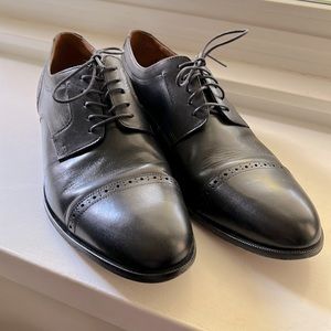 Johnston & Murphy Hernden Brogue Cap Toe Black Calfskin 11 1/12 Mens Dress Shoes